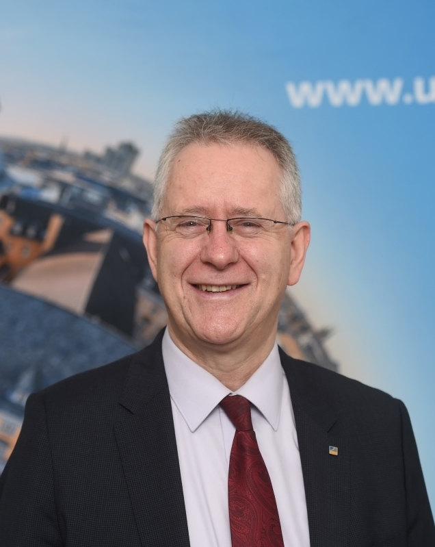 Portraitfoto Prof. Dr. Michael Hoch